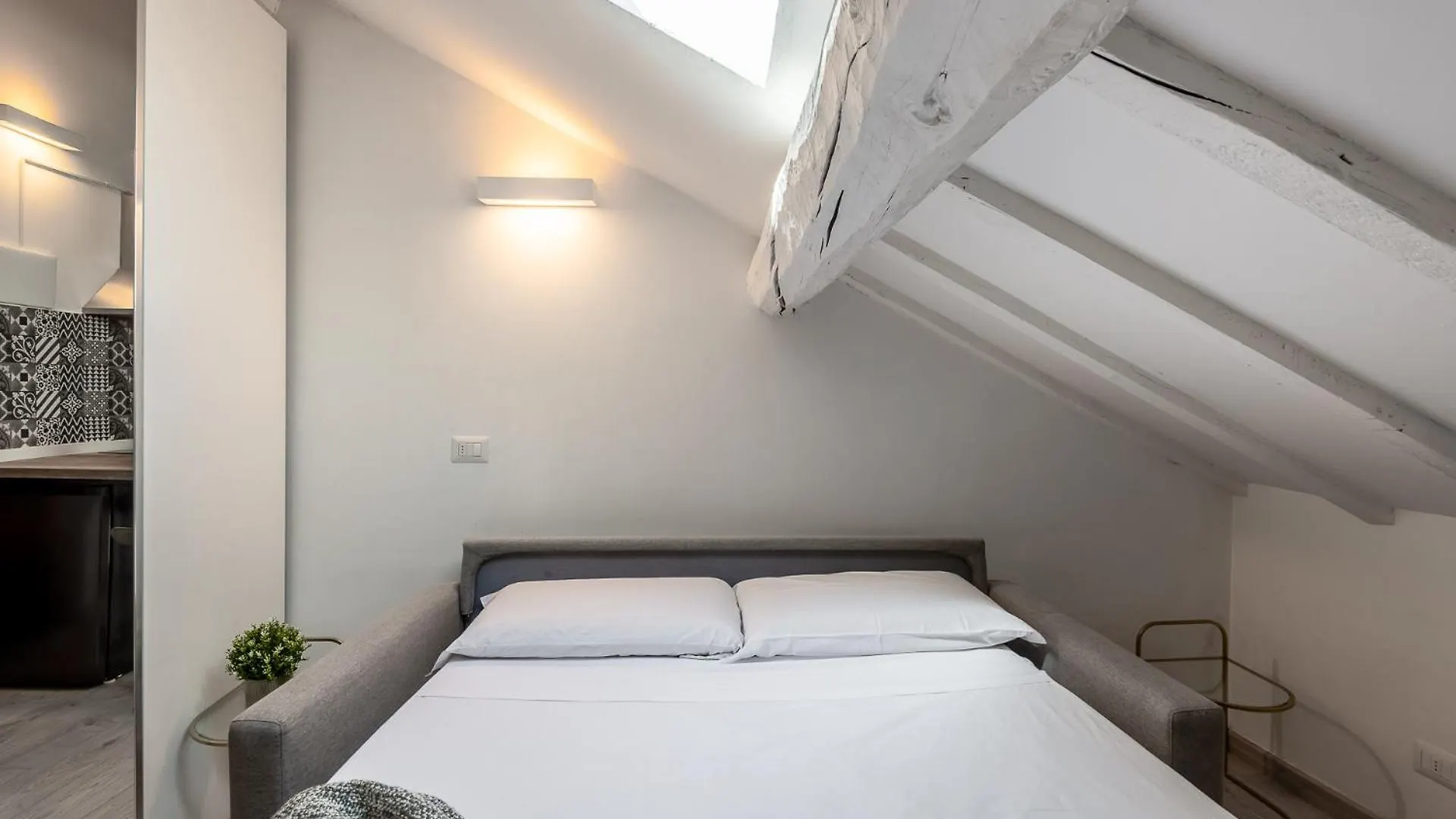 Stayeasy Corso Como 9 - Attic Studio Apartment Mailand Italien